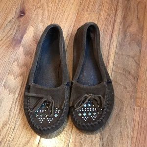 Minnetonka moccasins size 5